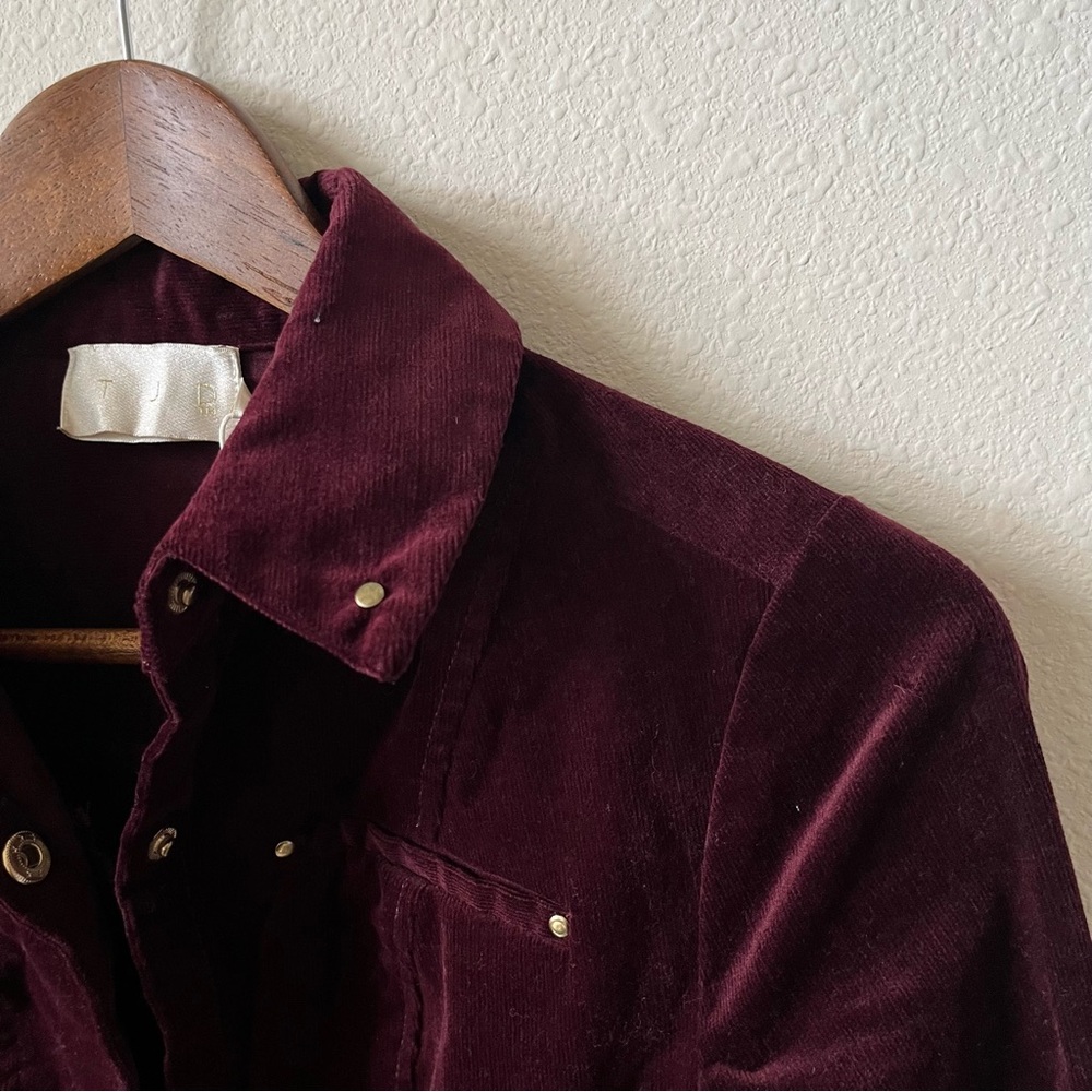 The Jetset Diaries Delphine Velvet Burgundy Long Sleeve Button Up Pocketed Dress - Picture 7 of 13